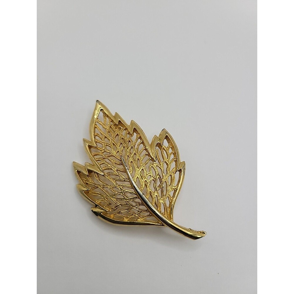 Vintage Gold Tone‎ Openwork Leaf Cutout Texture Brooch Pin Floral Lapel Pin